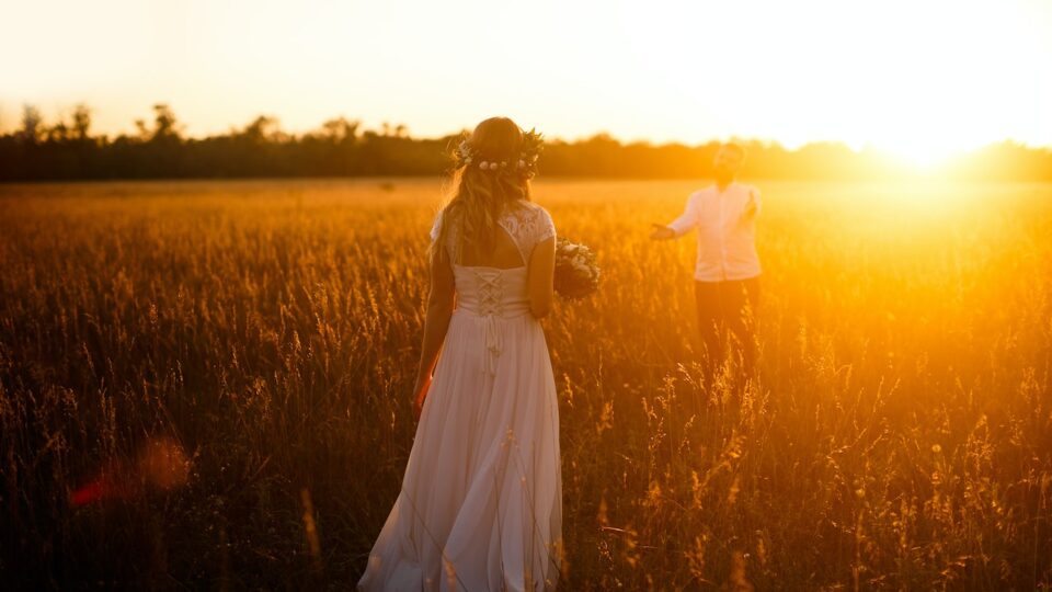 Angesagte Brautmoden – das Boho Hochzeitskleid